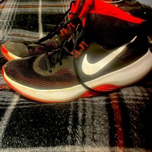Nike Air Precision shoes,Size 8.